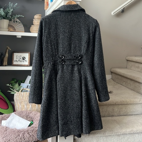 Love stitch flare coat - Picture 3 of 3